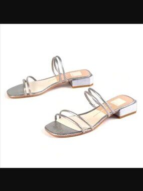 Dolce Vita Haize Sandals in Silver Size 8.5